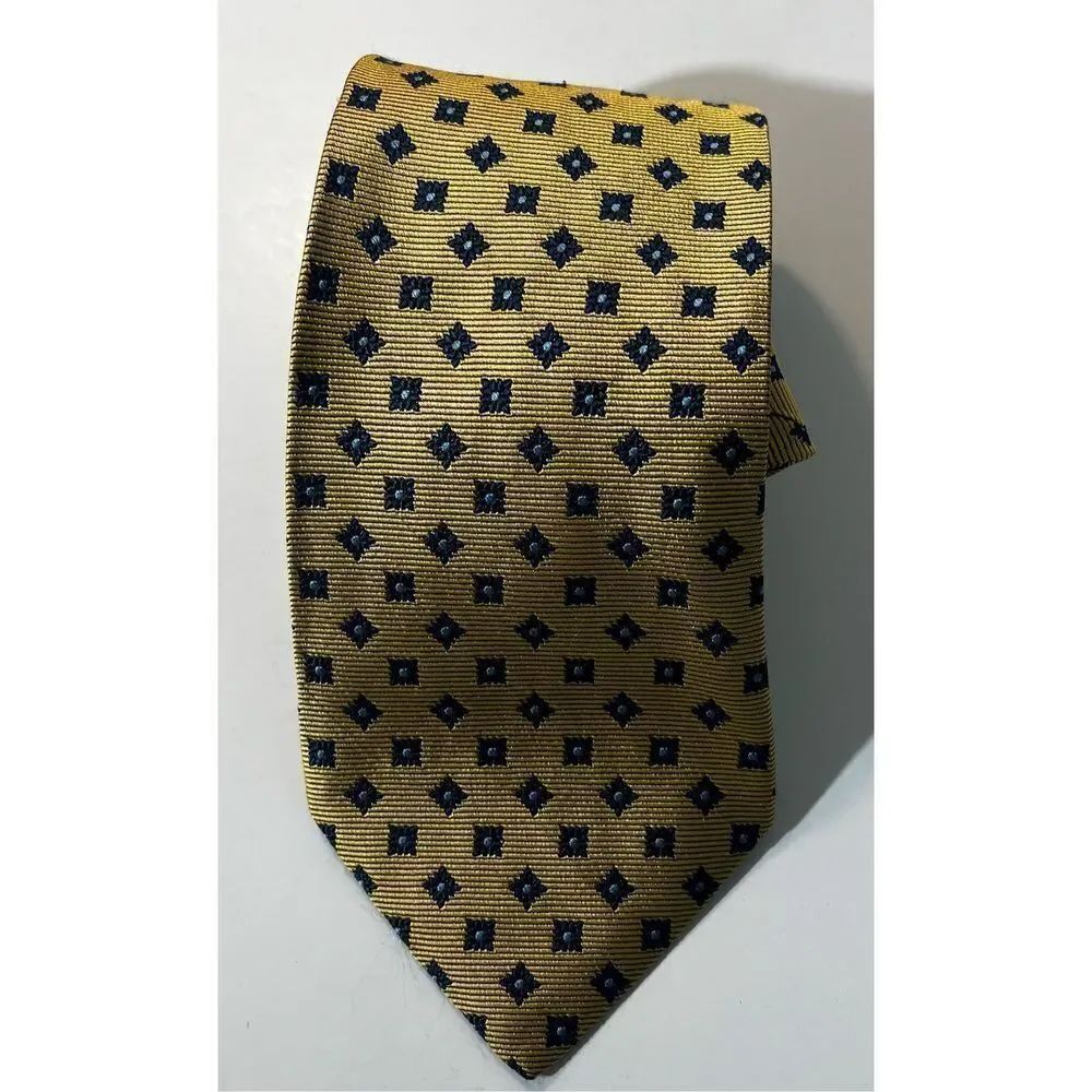 Brooks Brothers tie